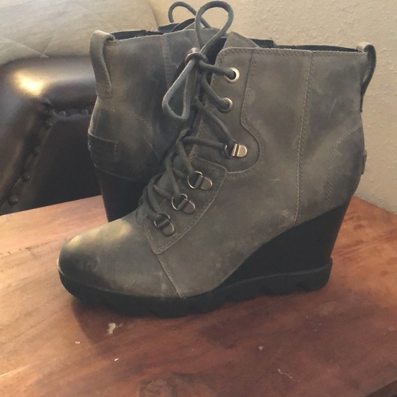 NWT| Sorel | Size 7 | Wedged Waterproof Booties - Picture 1 of 4